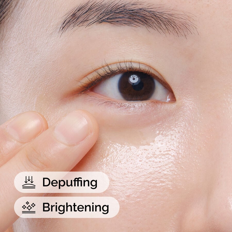 caffeine-solution-5-egcg-eye-serum-p2 ord-caffeine-solution-egcg-model-application-with-benefits.jpg